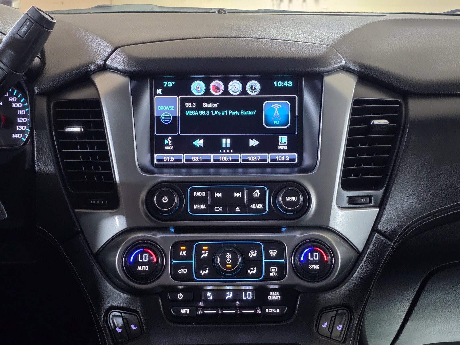 Used 2015 Chevrolet Suburban LT RWD image 26