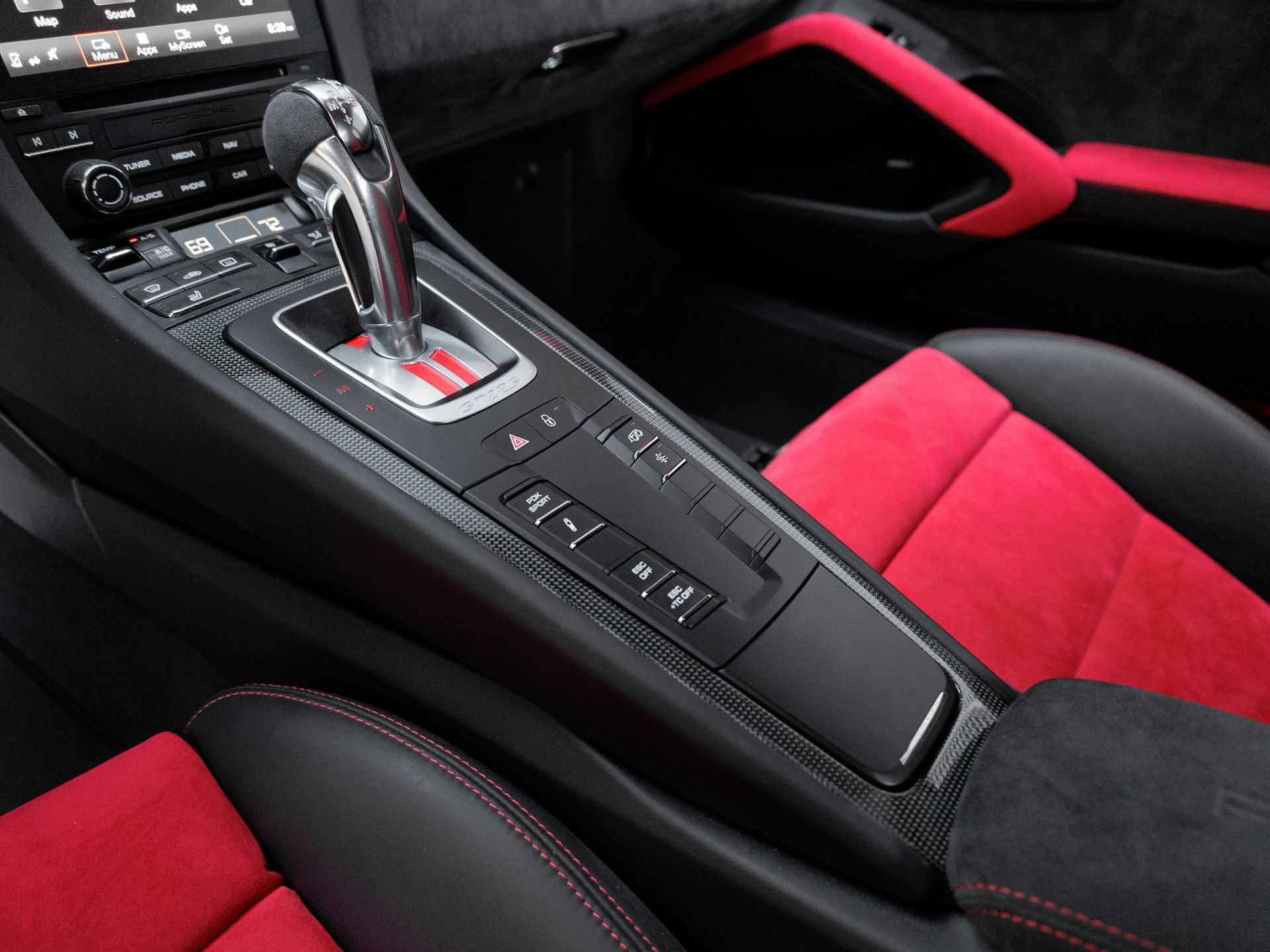 Certified 2018 Porsche 911 GT2 RS RWD image 28