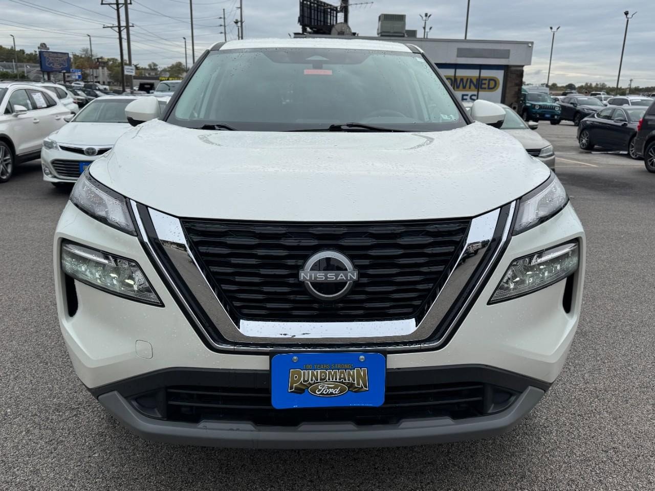 Used 2023 Nissan Rogue SV image 9