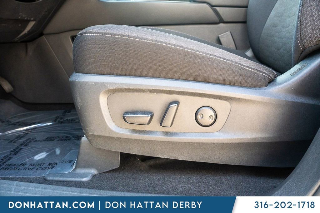 Used 2025 Nissan Pathfinder SV FWD image 17
