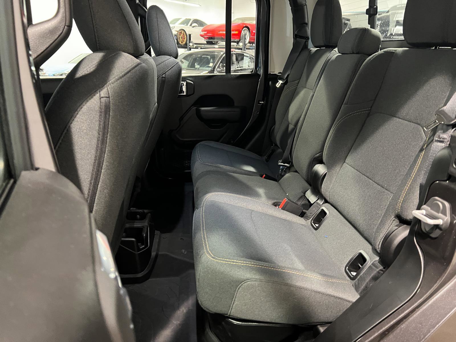 Used 2025 Jeep Gladiator Sport image 24