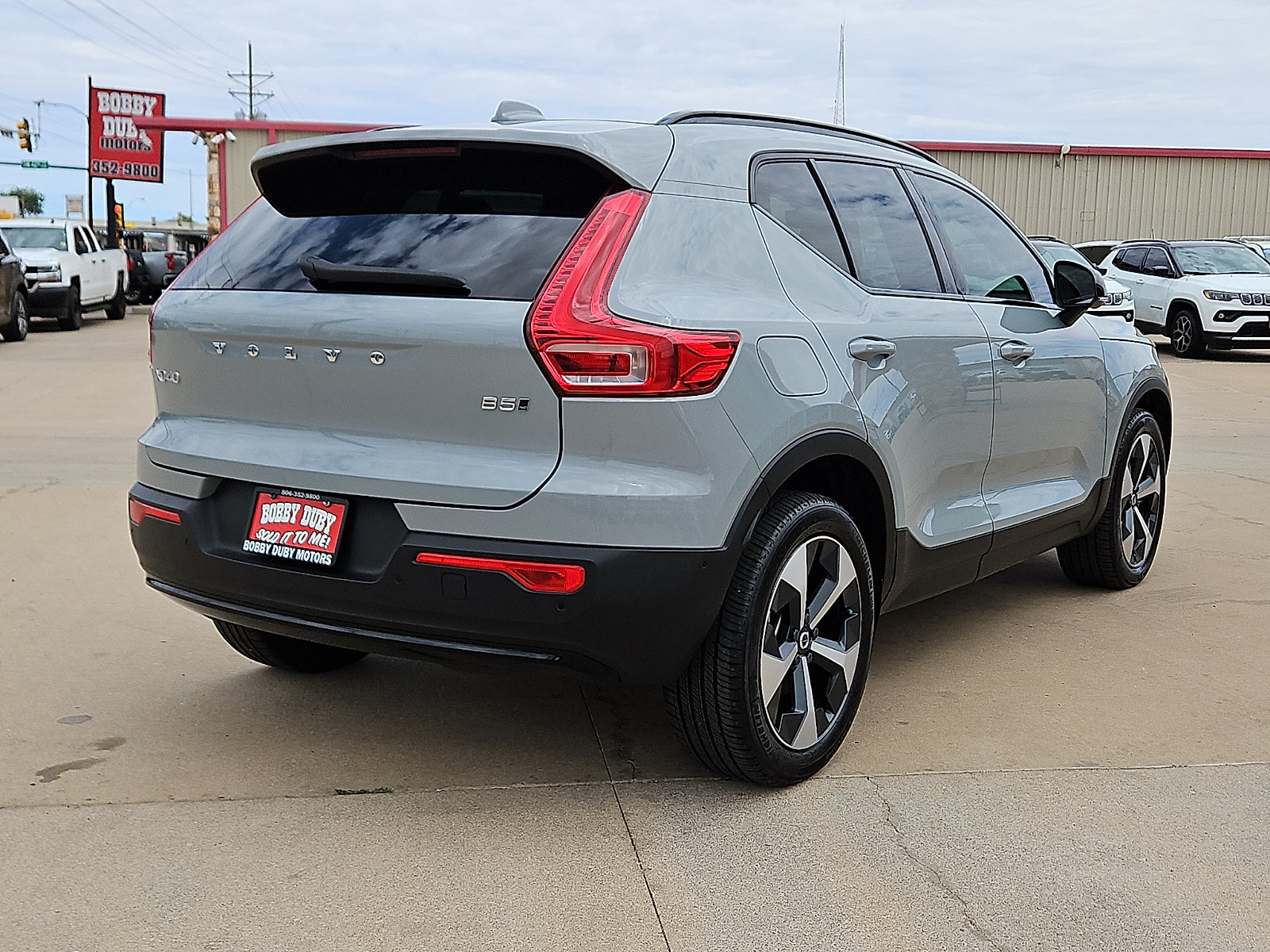 Used 2026 Volvo XC40 B5 Plus w/ Protection Package Premier AWD/4WD image 3