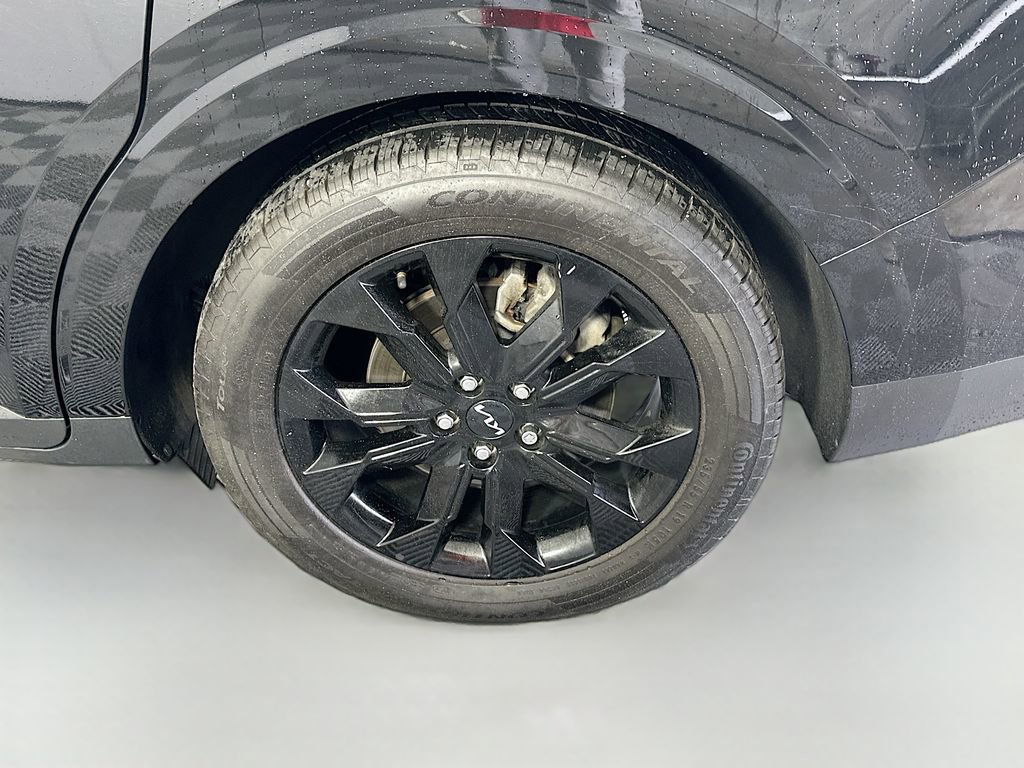 Used 2023 Kia Carnival SX Prestige image 34