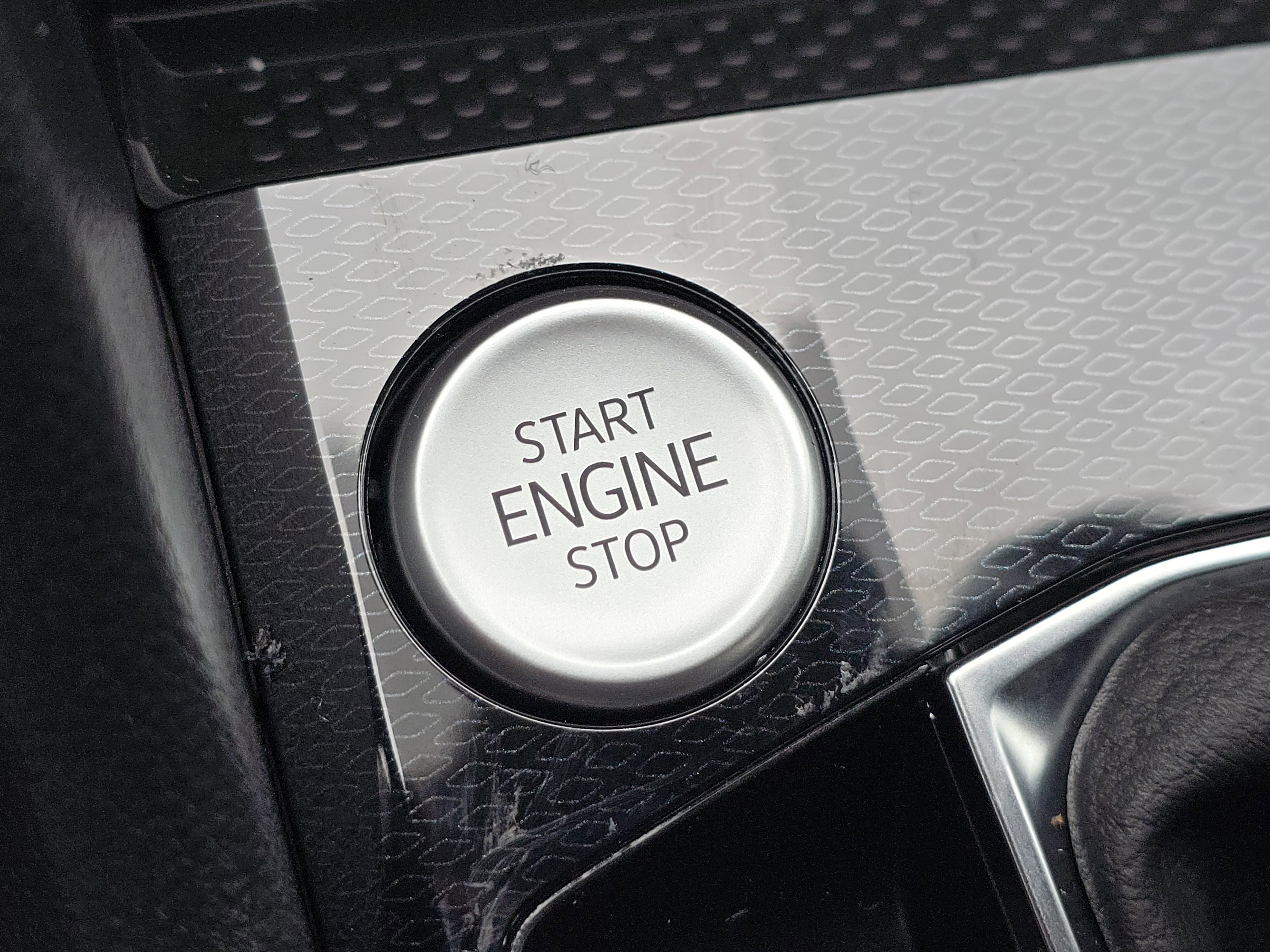 New 2026 Volkswagen Taos SE image 24