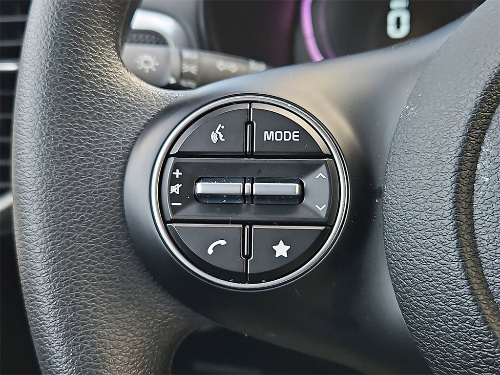 Certified 2025 Kia Soul LX w/ LX Technology Package image 21