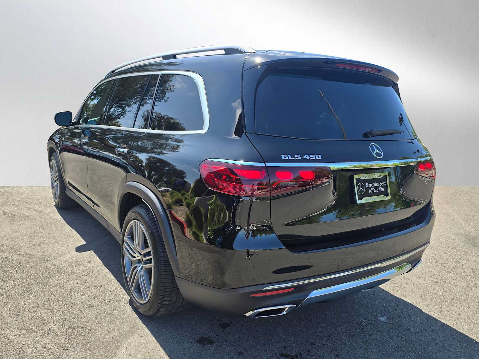 Used 2026 Mercedes-Benz GLS 450 4MATIC image 5