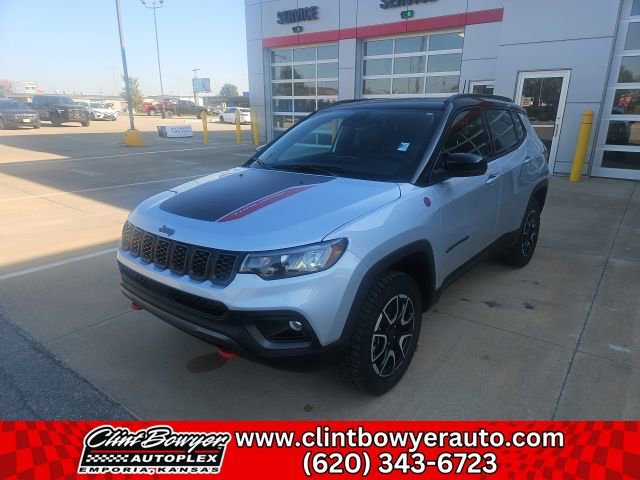 New 2026 Jeep Compass Trailhawk w/ Sun, Sound & Navigation Group image 3