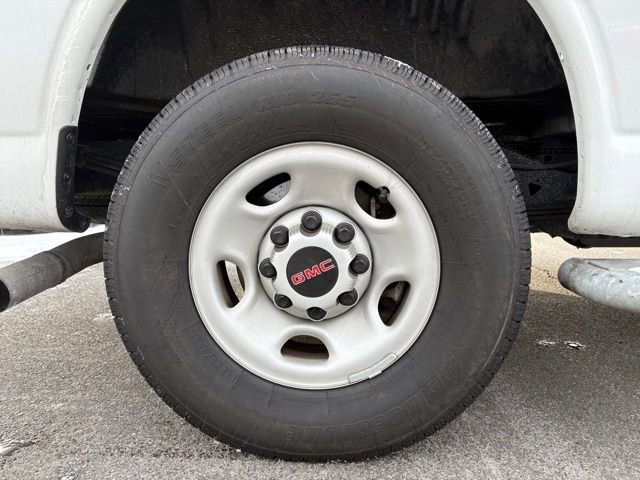 Used 2024 GMC Savana 2500 w/ Driver Convenience Package image 20