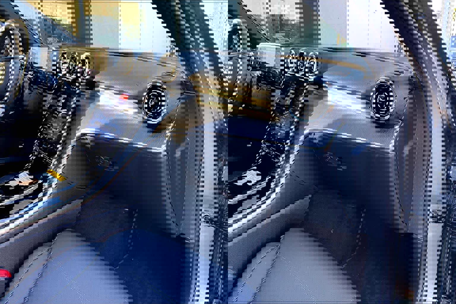 Used 2025 Mercedes-Benz C 300 Sedan image 18