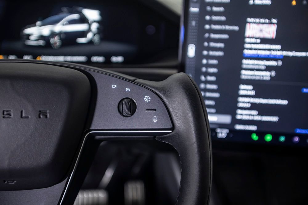 Used 2024 Tesla Model X Plaid image 39