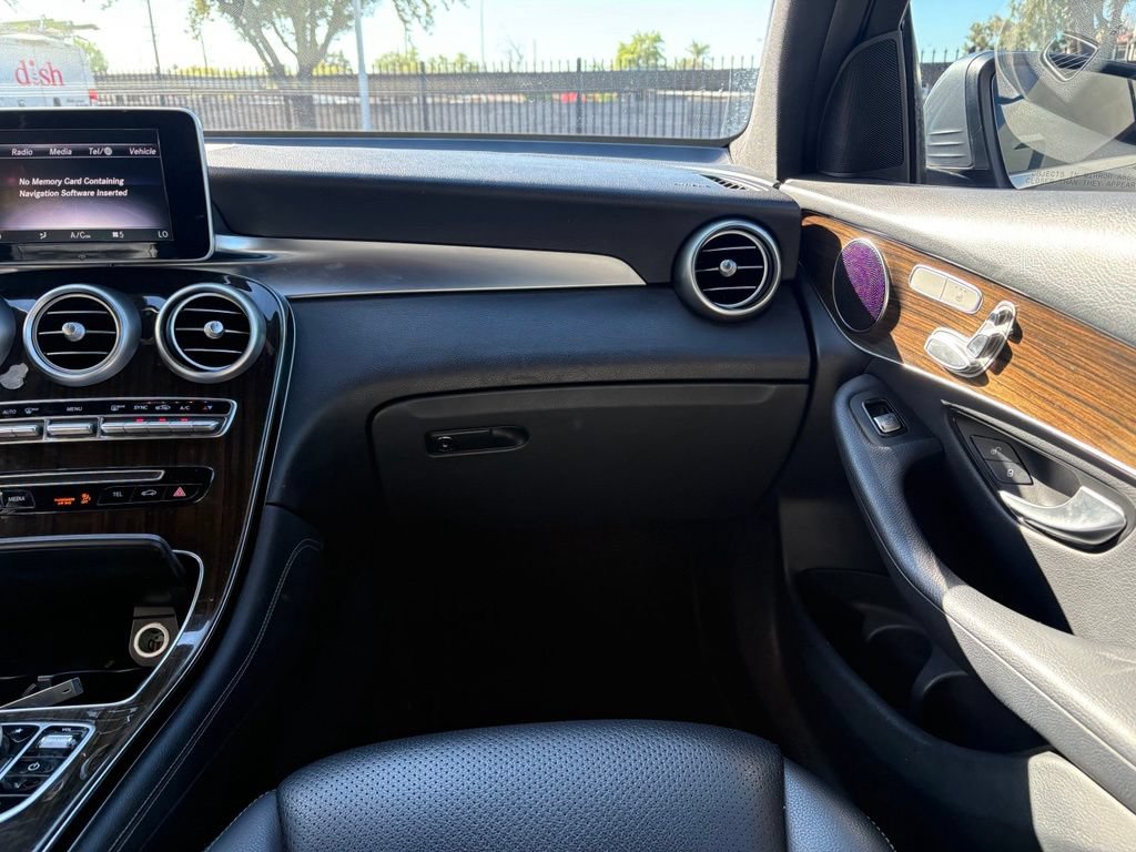 Used 2019 Mercedes-Benz GLC 300 4MATIC image 7