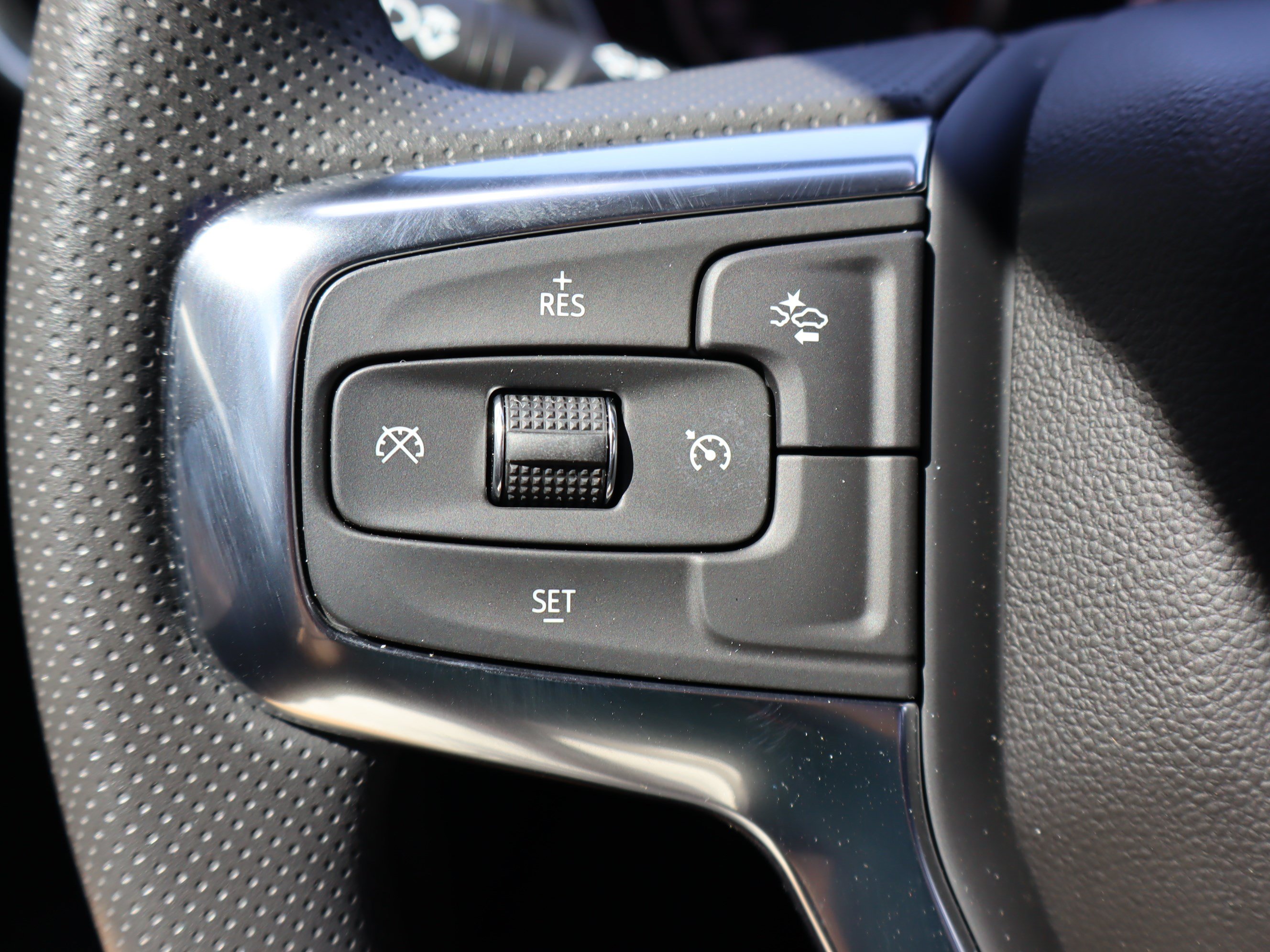 Used 2026 Chevrolet Blazer LT w/ Convenience Package FWD image 19