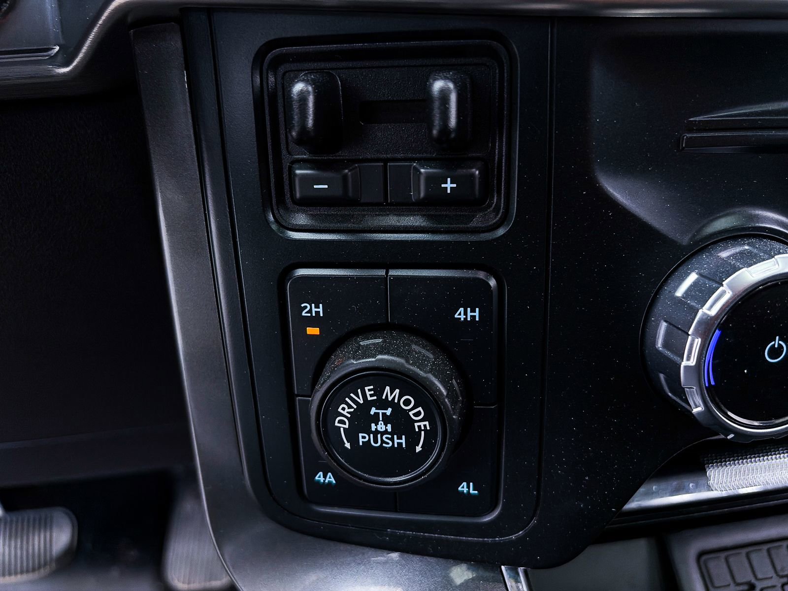 Used 2023 Ford F150 Lariat w/ Equipment Group 502A High AWD/4WD image 27