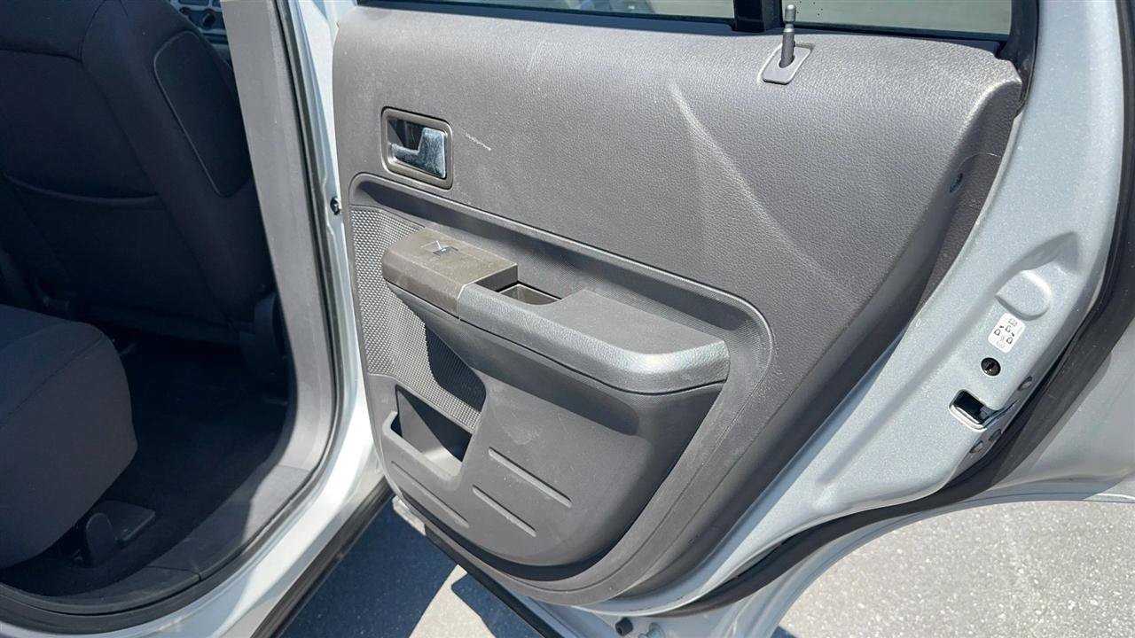 Used 2010 Ford Edge SE FWD image 18