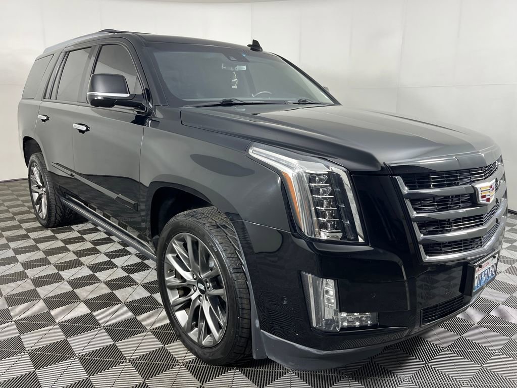 Used 2020 Cadillac Escalade Premium Luxury image 3