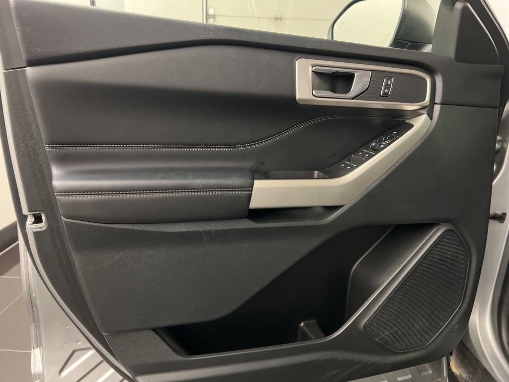 Certified 2023 Ford Explorer XLT w/ Equipment Group 202A image 27