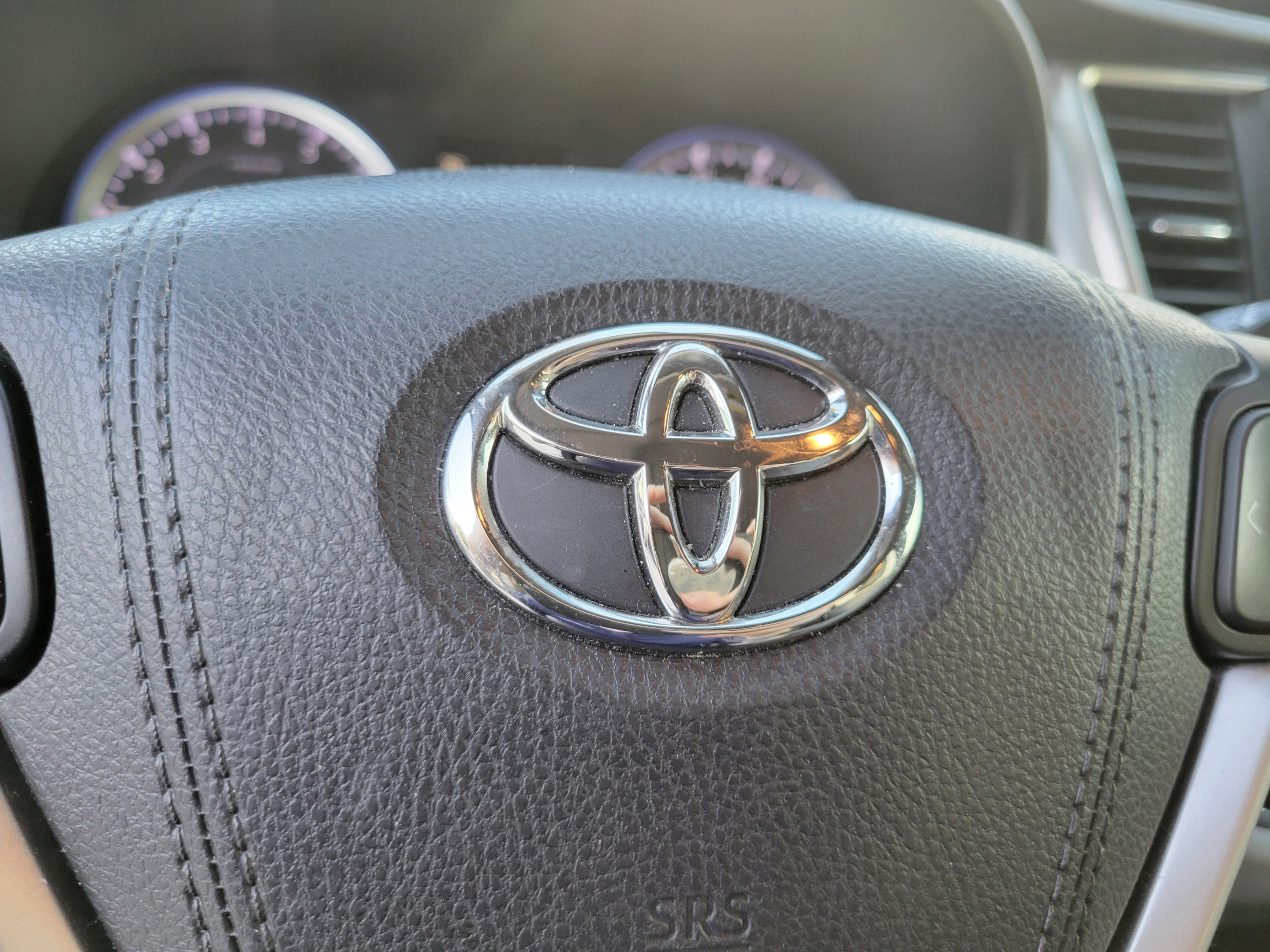 Used 2018 Toyota Highlander Limited Platinum FWD image 28