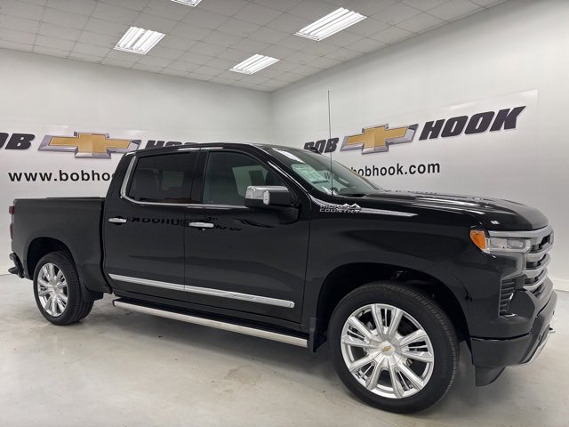 Used 2024 Chevrolet Silverado 1500 High Country image 3