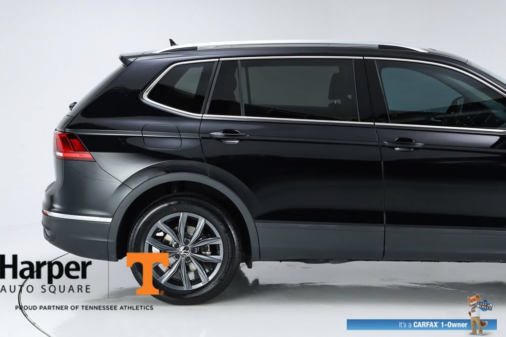 Used 2023 Volkswagen Tiguan SE w/ Panoramic Sunroof Package FWD image 49
