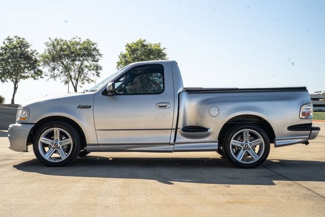 Used 2001 Ford F150 Lightning RWD image 5