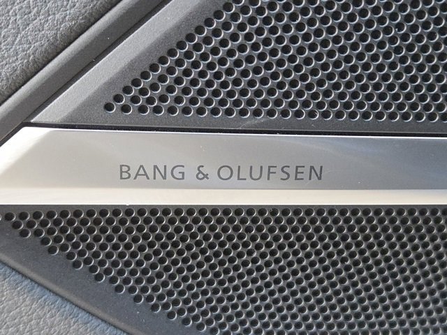 Used 2021 Audi A8 L 3.0T w/ Executive Plus Package image 19