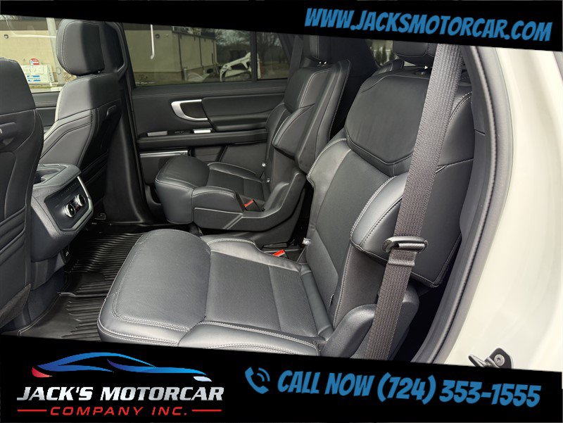 Used 2025 Ford Expedition Platinum w/ Stealth Appearance Package AWD/4WD image 31
