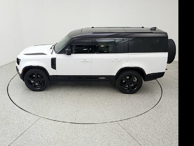 New 2026 Land Rover Defender 130 X-Dynamic SE AWD/4WD image 36