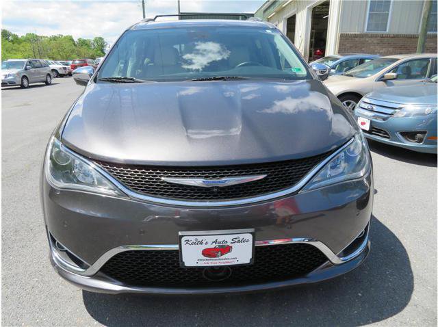 Used 2019 Chrysler Pacifica Limited FWD image 17