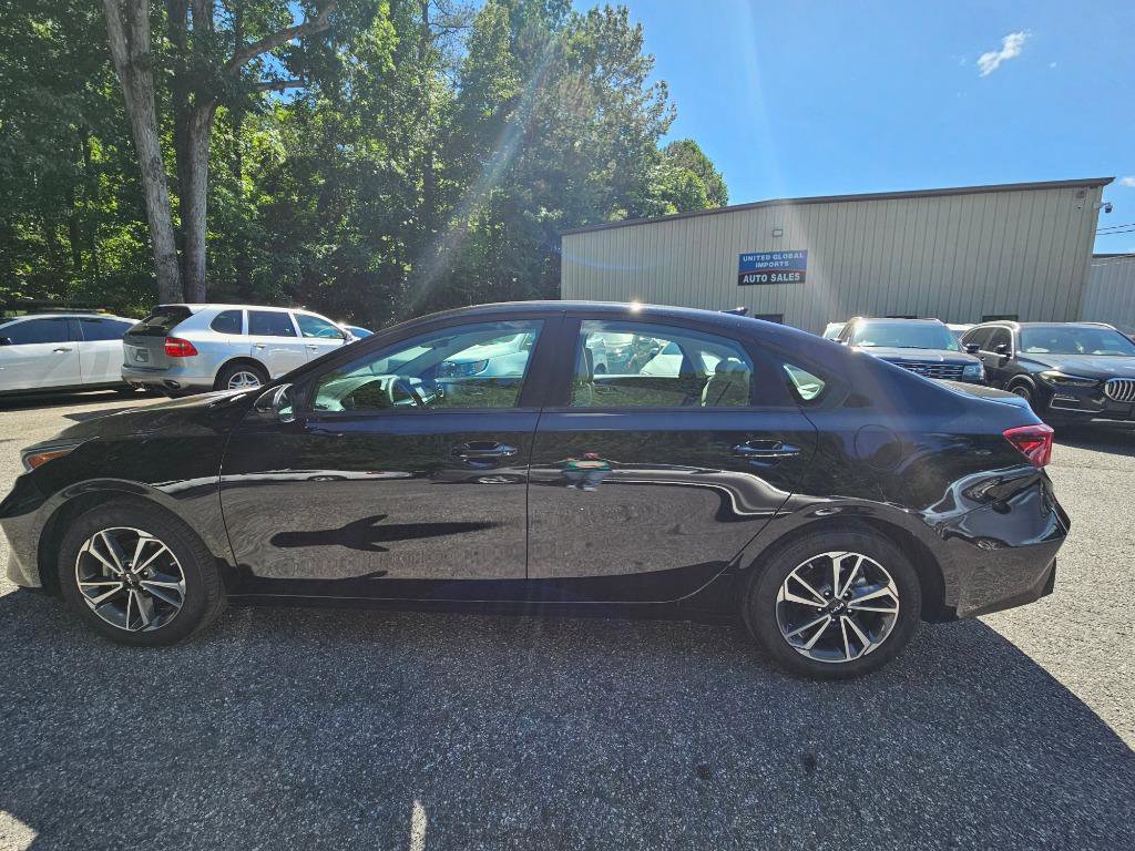 Used 2023 Kia Forte LXS image 2