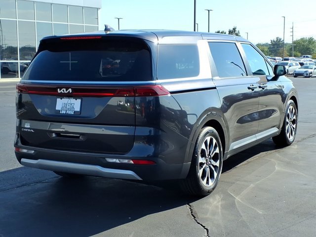 Used 2023 Kia Carnival EX FWD image 29