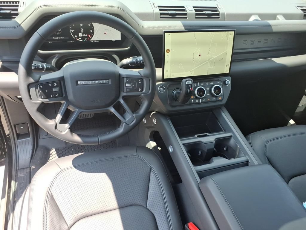 New 2026 Land Rover Defender 110 X-Dynamic SE AWD/4WD image 16