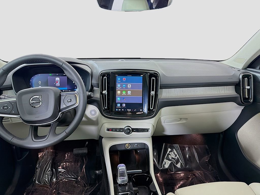 Used 2023 Volvo XC40 B5 Plus w/ Driver Assist Package image 27