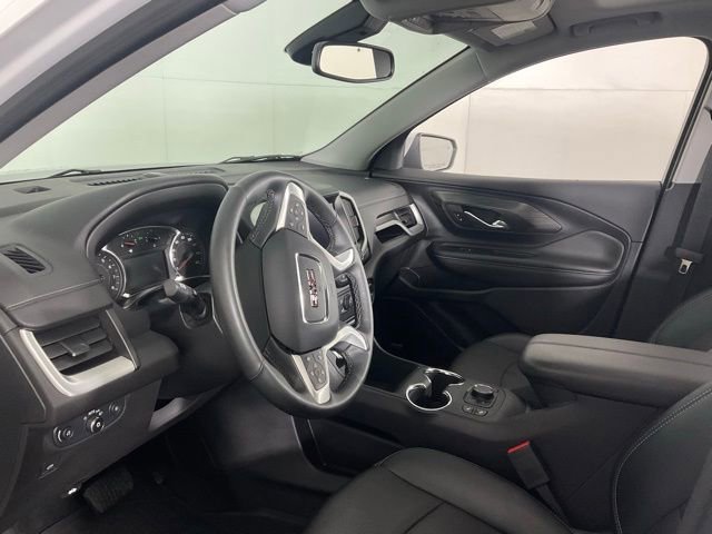 Used 2024 GMC Terrain SLT w/ Infotainment Package II image 23