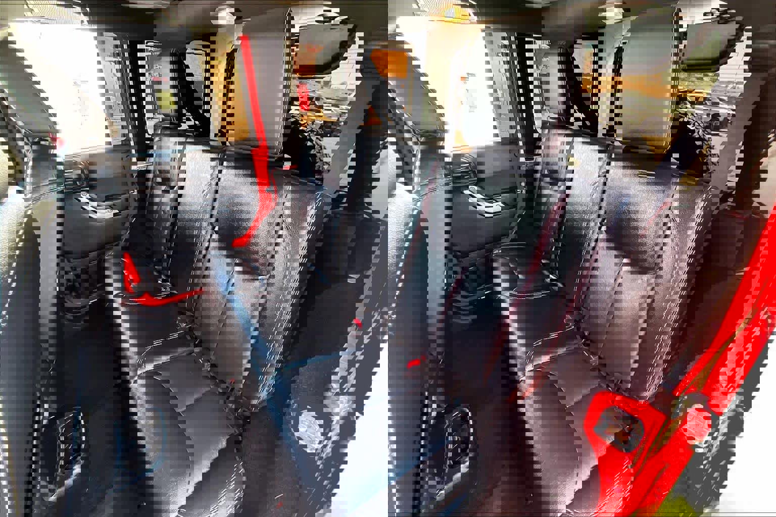 Used 2017 Jeep Wrangler Unlimited Sahara w/ Connectivity Group image 19