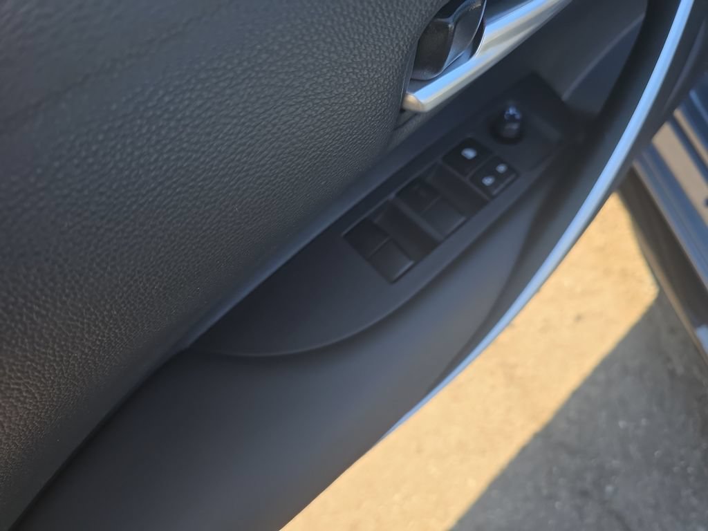 Used 2025 Toyota Corolla SE FWD image 11