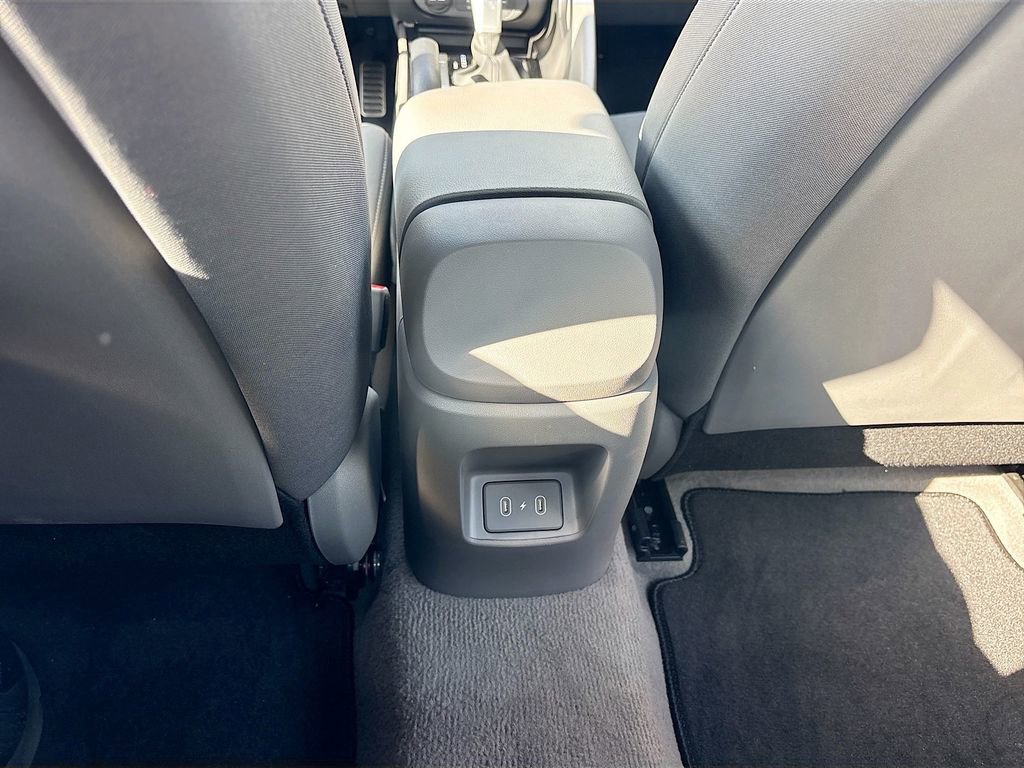 Certified 2025 Hyundai Elantra Sport image 22