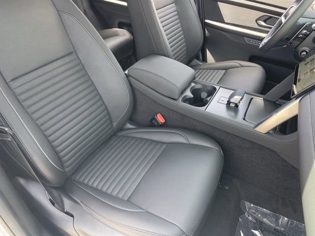 New 2024 Land Rover Discovery Sport Dynamic SE image 11