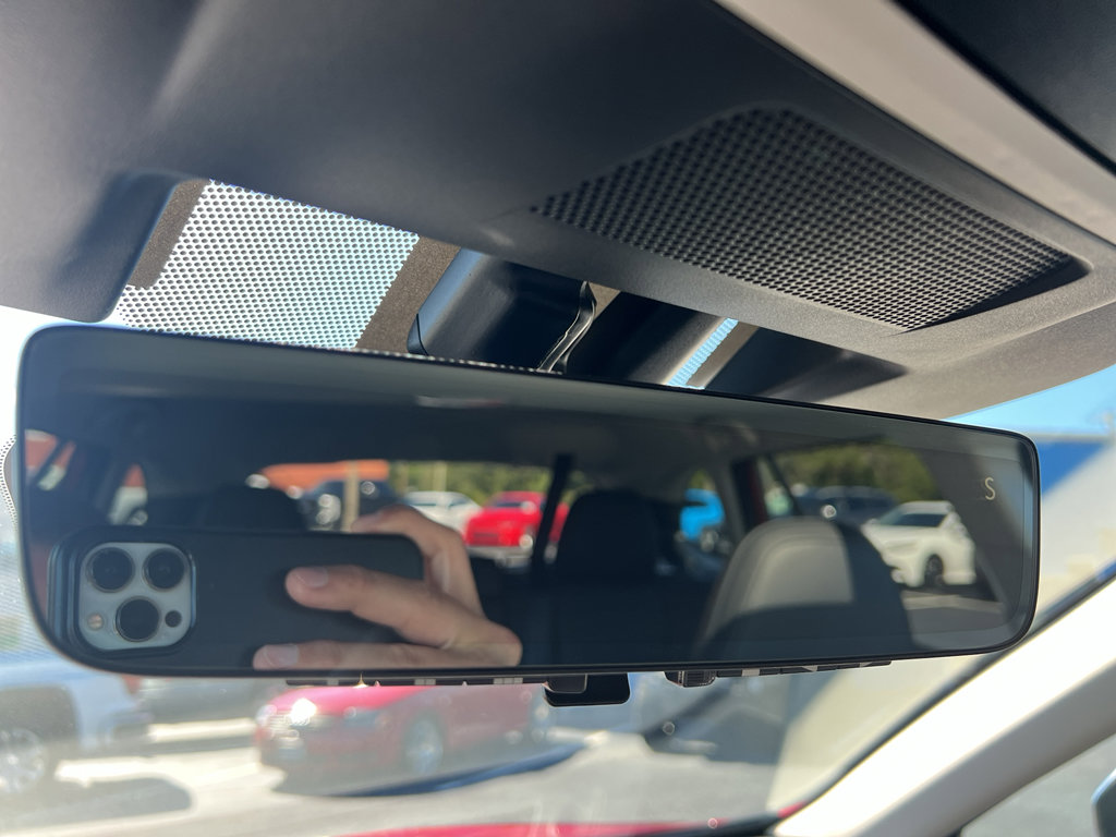 Used 2025 Subaru Outback Touring XT image 32