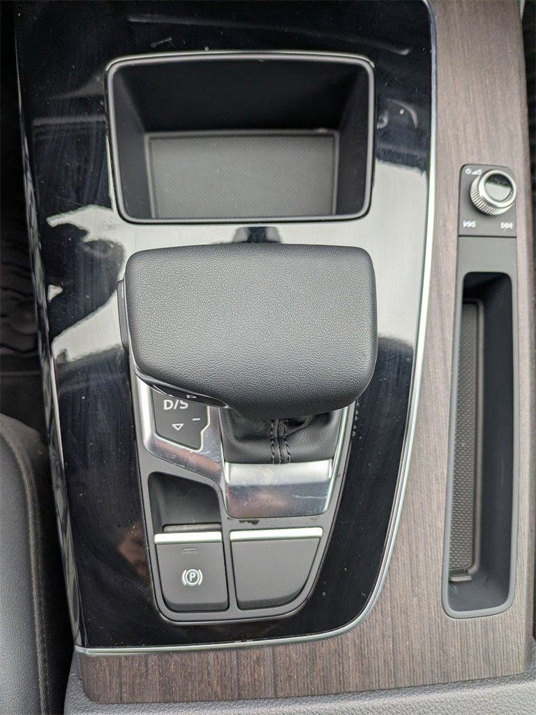 Used 2024 Audi Q5 2.0T Premium w/ Convenience Package image 28