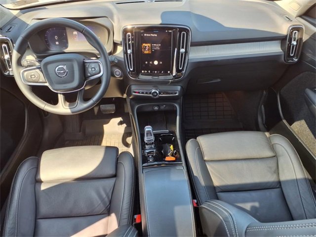 Used 2023 Volvo XC40 B5 Plus w/ Protection Package Premier image 11