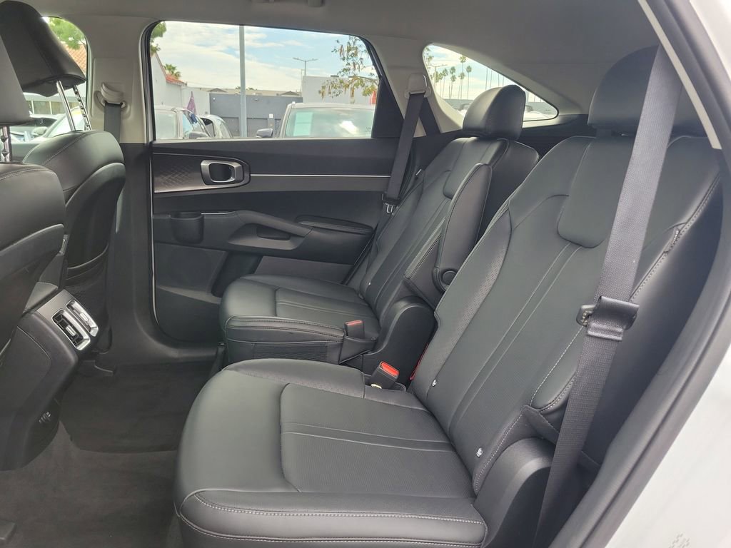 Used 2025 Kia Sorento EX image 14