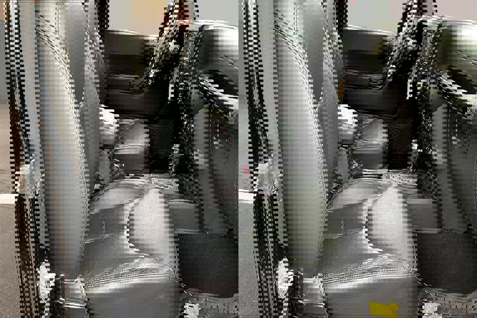 Used 2015 Jeep Wrangler Altitude image 27