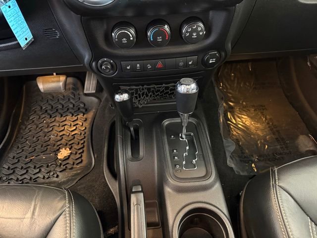 Used 2015 Jeep Wrangler Sahara w/ Connectivity Group image 15