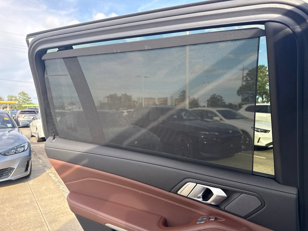 Used 2020 BMW X7 xDrive40i w/ Premium Package AWD/4WD image 27