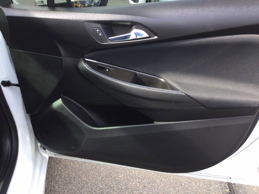 Used 2017 Chevrolet Cruze LS FWD image 14