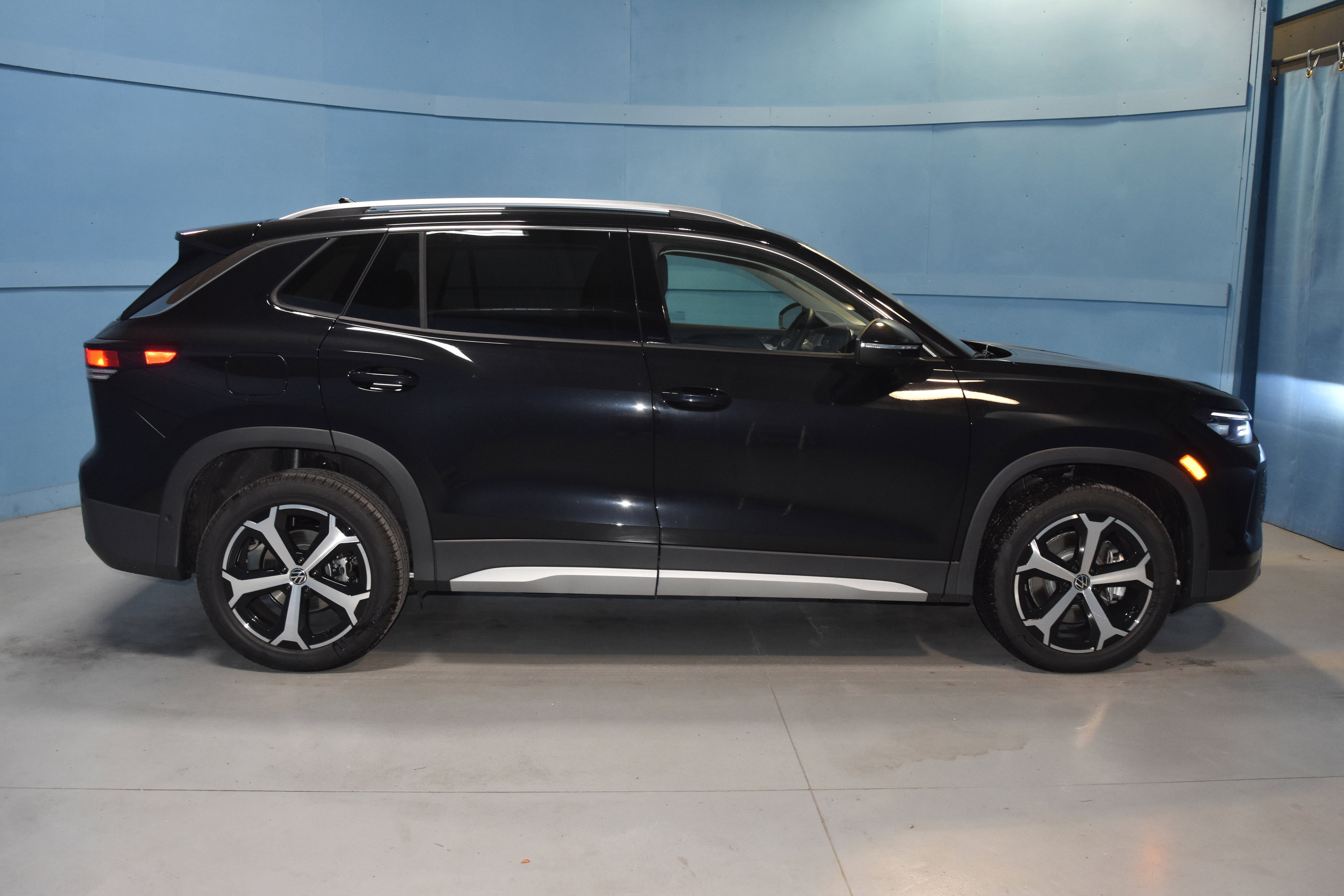 New 2026 Volkswagen Tiguan SE image 18