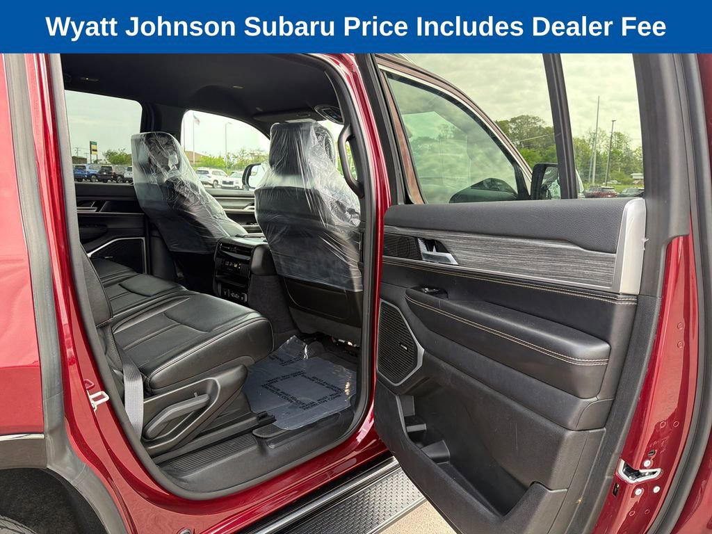 Used 2024 Jeep Wagoneer Series II w/ Flexible Seating Group AWD/4WD image 41