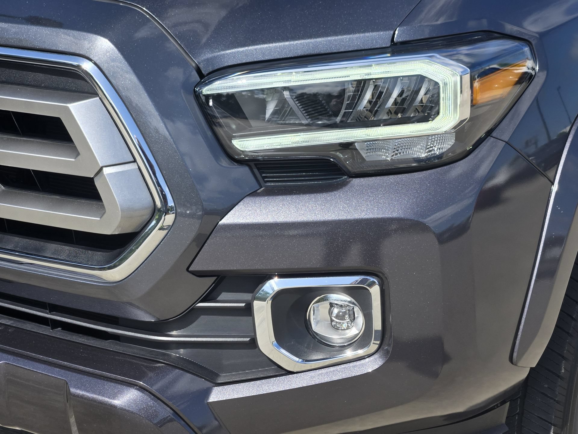 Used 2021 Toyota Tacoma Limited RWD image 11