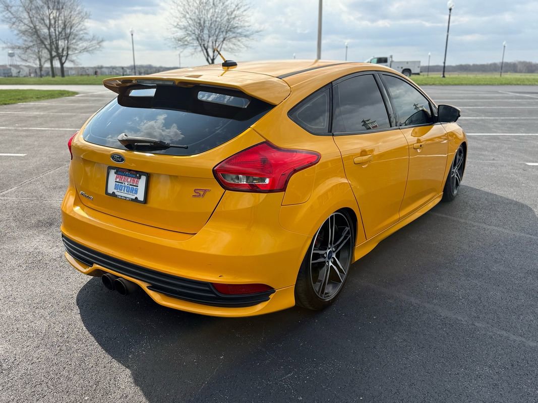 Used 2016 Ford Focus ST image 5
