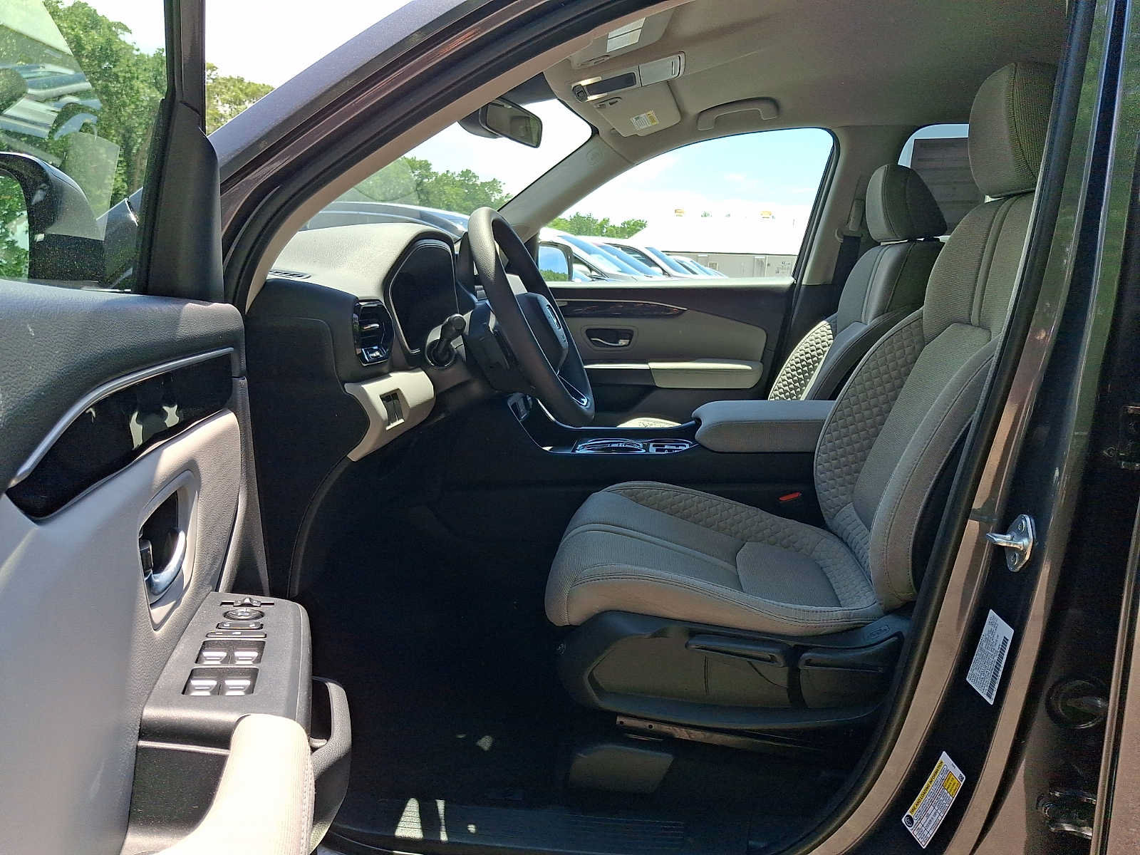 Certified 2023 Honda Pilot LX image 13